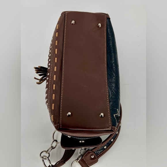 Like New Western Style Tassel Concho Tooled Women Shoulder Bag Country Cowgirl - Picture 11 of 15